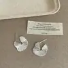 Aretes Geométricos de Metal Plisado en Forma de Abanico para Mujer, Estilo Cool, Únicos, Exquisitos, Modernos y Versátiles