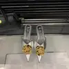 Novos Sapatos Femininos Primavera 2025 Estilo Fashion Camélia de Metal Bico Fino Salto Agulha Meia Chinelo Feminino