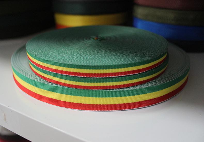 4544205887_950651252