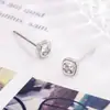 Mini Brincos de Tarraxa Quadrados Exquisitos Leve Luxo Alto Padrão Vibrante Gentil Elegante Nicho Versátil para o Dia a Dia