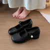 Novidade Primavera/Verão 2026 Sapatos Baixos Macios de Couro Sintético Sapatos Individuais Femininos Retro de Boca Rasa Sapatos Mary Jane Tecidos à Mão
