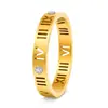 Accesorios Populares Transfronterizos Anillos de Pareja Huecos de Acero Inoxidable Incrustados con Diamantes Anillos de Acero de Titanio Europeos y Americanos Joyería de Mano Estilo Coreano Venta al por Mayor