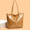 Bolsa de PVC para Mujer de Venta Caliente Transfronteriza, Estilo Nuevo, Portátil y con Atmósfera, Bolso de Mano Casual para el Trabajo, Bolso Tote de Gran Capacidad de Moda para Mujer