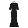 Vestido Sexy de Manga Média com Decote em V Profundo, Ajustado ao Corpo, para Mulheres, Cor Sólida, Emagrecedor, Bodycon, Elegante, Valoriza a Silhueta, Longo, Tendência