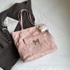 Bolsa de Ombro Feminina Estilo Coreano da Moda de Grande Capacidade Tecido Suave 2024 Tendência Borboleta de Metal Nova Bolsa Tote Ins