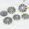 Botón de metal de alta gama Diamante checo gris diamante negro pistola flor-shaped Cielo estrellado botón estilo socialité hebilla de abrigo hebilla de diamante de lana