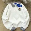 Moletom Patchwork com Estampa de Ursinho Cartoon Falso Duas Peças Gola Polo para Mulheres, Outono e Inverno Estilo Coreano Casual Solto
