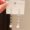 Brincos de Argola de Prata Leve de Luxo com Zircônia, Gota d'Água e Franjas de Pérola Artificial, Brincos de Moda de Alta Qualidade, Brincos de Design Simples para Mulheres