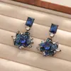 Pendientes de Flor de Zirconia Azul Retro para Mujer, Pendientes de Lujo Ligero de Moda Resistentes, Moda de Alta Gama, Elegantes y Estilizados Accesorios para Orejas