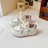 Sapatos Infantis Meninas Sapatos Brancos 2026 Nova Primavera Solado Macio Tênis de Skate Infantil Esportivos Casuais Versáteis Menina Estudante