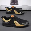 Zapatos para Hombre, Piel Transpirable, Malla Fina, Zapatos de Malla sin Cordones, Tenis Deportivos Retro Casuales, Zapatos Blancos Forrest Gump para Todas las Estaciones