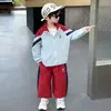 2307 Conjunto esportivo infantil, nova coleção outono 2026, jaqueta casual e calça estilo coreano, conjunto de duas peças para primavera e outono
