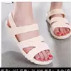 Novas Sandálias Plásticas Planas Antiderrapantes de Verão e Primavera para Mulheres de Meia-idade e Idosas, Sapatos de Trabalho para Enfermeiros