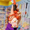 Chaveiro de Pato Branco de Desenho Animado de Ano Novo e Natal Feminino Fofo Moda Exquisite Boneca de Resina Chaveiro Pingente de Mochila Escolar