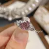 Novo Anel Paraiya Octogonal Corte Milênio Rosa Incrustado com Diamante de Alto Carbono Borboleta Anel Feminino Anel de Diamante Azul Oceano Atacado