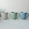 Taza de cerámica de 360 ml, color sólido, con relieve, de rayas verticales, para café, leche y agua, taza de regalo promocional, fábrica de Liling