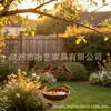 Bestseller transfronterizo: Escultura de hierro con forma de corazón colgante oxidado con tres comederos para pájaros, accesorio decorativo colgante para jardín y patio