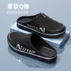 2026 novas pantufas masculinas furadas respiráveis antiderrapantes bico fechado estilo coreano anti-preguiça de um passo meio chinelo sandália sapatos da moda