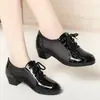 Zapatos Individuales de Malla Hueca Transpirables para Mujer Tacón Grueso con Cordones Cómodos Suela Suave Zapatos de Madre Baile Cuadrado Viaje Diario Zapatos de Cuero