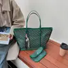 Bolsa Tote de Gran Capacidad Nueva Casual de Viaje Moda Bolso de Hombro Simple Tendencia Retro Europea y Americana Bolsa Versátil para Mujer