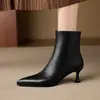 Botines de Temperamento para Mujer con Tacones Altos 2026 Otoño/Invierno Nuevos Botas Francesas de Terciopelo Delgado con Cremallera Lateral Color Nude Punta Fina Botas Elásticas Adelgazantes
