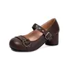 2025 Novos Sapatos Lolita Femininos Fivela de Cinto Rebite Boca Rasa Sapatos de Salto Único Sapatos de Salto Médio Grosso 32-43 Tamanho Grande Sapatos de Comércio Exterior