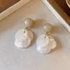 Brincos de Prata com Agulha Redonda, Concha e Franja Estilo Resort à Beira-Mar, Toque de Luxo Leve e Sofisticado, Versáteis e Delicados para Ocasiões Especiais