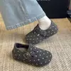 Zapatos casuales retro de gamuza con lunares para mujer, nueva colección de otoño 2026, estilo coreano moderno y versátil, cómodos zapatos planos de algodón con detalle de hebilla