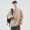 Casaco Suéter Masculino 2026 Novo Outono/Inverno Gola Henley Solto Quente Estilo Preguiçoso Cor Sólida Cinza Malha