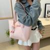Bolsa de trabalho com texto para viajante 2024 primavera nova bolsa de ombro feminina coreana axila bolsa tote all-match da moda