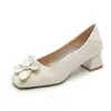 Zapatos de Vestir Individuales de Cuero Suave, Punta Cuadrada y Boca Baja, Estilo Nuevo 2026 para Mujer, Color Albaricoque, Flor de Perla, Tacón Cuadrado, Tacón Grueso, Uso Bidireccional, Cómodos Zapatos de Vestir Individuales de Moda