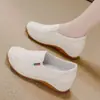 Zapatos de plataforma, zapatos de mujer de suela gruesa, nuevo modelo de otoño 2026, zapatos de tacón de cuña de un solo color, cómodos para mujeres de mediana edad y mayores, no cansan los pies, zapatos de madre de suela blanda