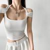 2023 Verão novo design Sexy Slim-fit cropped top doce menina quente halter ombro a ombro T-shirt para mulheres