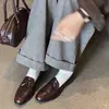 Mocasines con Flecos para Mujer Zapatos Pequeños de Cuero Otoño e Invierno Nuevos de Cuero Genuino Punta Redonda Tacón Bajo Estilo Británico Retro Boca Profunda Planos Zapatos para Mujer