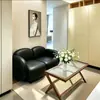 Sofá color crema para salón de belleza, sofá para sala de estar, adecuado para apartamentos pequeños, diseño de línea recta, estilo nórdico minimalista, sofá de recepción para tienda de ropa, sofá popular de celebridad de internet, sofá doble