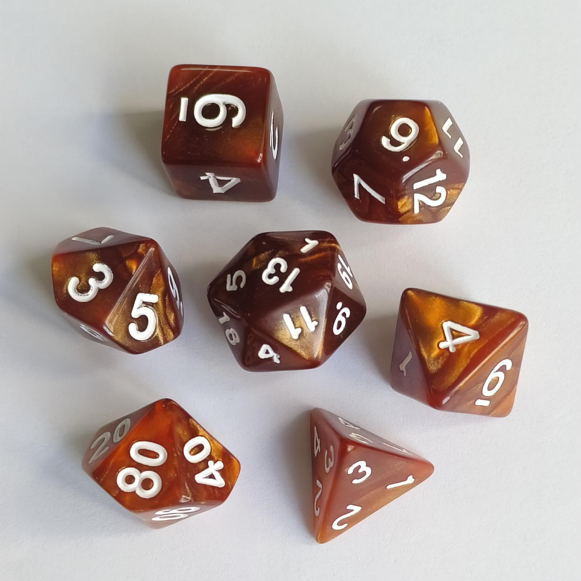 七个一套珍珠纹白油咖啡