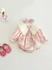 Mameluco floral para bebé estilo Ins con cuello de muñeca de doble capa, mangas largas, atuendo de moda estilo coreano con diadema a juego, traje de gateo moderno para bebé