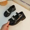 Zapatos de Cuero con Hebilla de Perlas para Niñas, Zapatos de Princesa Estilo Coreano para Primavera y Otoño, Zapatos Individuales Infantiles de Suela Suave, Zapatos de Cuero Negros de Rendimiento para Niños Mayores