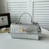 Bolsa de mão transfronteiriça para mulheres, novo estilo 2026, bolsa quadrada pequena orientada para exportação, bolsa Kelly tecida em relevo, bolsa de ombro, bolsa transversal