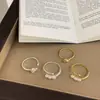 Anillo de Metal con Perlas Versátil de Lujo Ligero Estilo Francés para Mujer, de Nicho de Gama Alta, Sencillo, de Moda, Tendencia, para el Día a Día