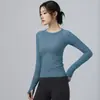 Procesamiento personalizado, directo de fábrica, admite pedidos personalizados basados en dibujos y muestras. Top deportivo de manga larga para yoga, deportes y fitness para mujer