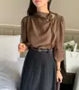 Chic coreano otoño 2026 nuevo diseño de cuello con lazada lateral estilo coreano camisa de manga larga top para mujer 17946