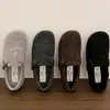 Zapatos Birkenstock con forro de felpa para mujer, invierno, grises, zapatos individuales, nuevo estilo, versión coreana, zapatos de algodón cálidos, zapatos peludos, mocasines de suela gruesa que aumentan la altura