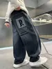 Calça jeans masculina, coleção primavera/outono, novo estilo 2026, para crianças e meninos mais velhos, calça comprida de modelagem solta, estilo reto, moderna