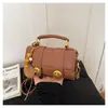 Bolso Estilo Coreano Gama Alta Versátil Bolso Cuadrado Pequeño Otoño Invierno 2026 Nuevo Lanzamiento Diseño de Nicho Bolso de Hombro Cruzado de Mano para Mujer
