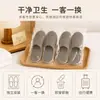 Pantuflas de lino al por mayor del fabricante, pantuflas de interior para primavera y otoño, pantuflas cómodas y antideslizantes para uso en el hogar, adecuadas tanto para hombres como para mujeres