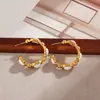 Pendientes Grandes en Forma de C Hechos de Acero Inoxidable de Titanio con Perlas de Imitación, Estilo Europeo y Americano, Pulidos Finamente, Chapados al Vacío en Oro de 18 Quilates, No se Desvanecen