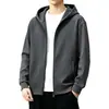 Elegante y bien estructurada, esta sudadera casual térmica para hombre de otoño/invierno presenta un diseño con cremallera, una capucha y un corte holgado y extragrande.. Hecho con algodón grueso y cómodo para mayor calidez. Disponible en tallas grandes