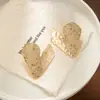 Pendientes de Corazón Irregulares Plisados de Personalidad Europea y Americana Estilo Líquido Metálico Simple Exagerado Retro Pendientes de Gama Alta para Mujer