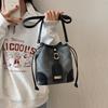 Bolso de diseño nicho popular de este año 2024 nuevo bolso de mujer moda marea bolso bandolera diamante de color todo-combinable bolso bombonera